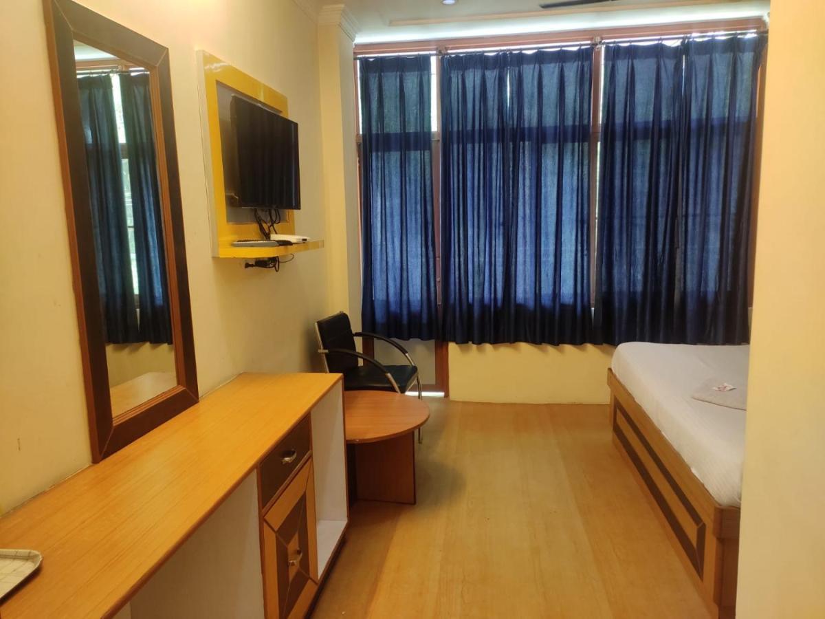 Hotel Amandeep Dharamshala Exterior photo