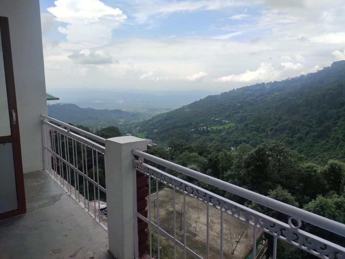 Hotel Amandeep Dharamshala Exterior photo